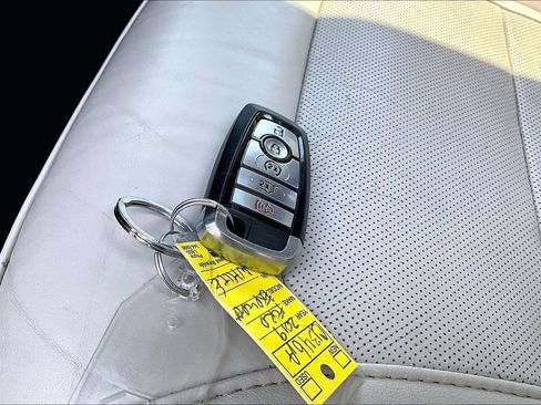 Used 2019 Ford Explorer Limited w/ Limited Luxury Package AWD/4WD image 35