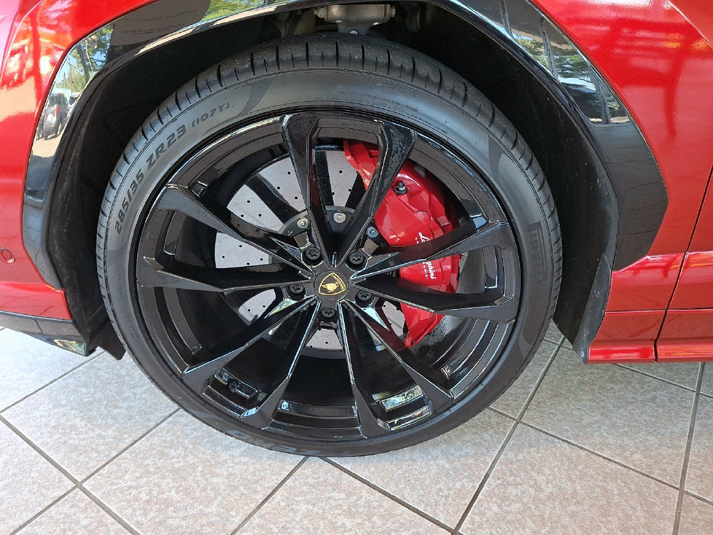 Used 2021 Lamborghini Urus AWD/4WD image 12