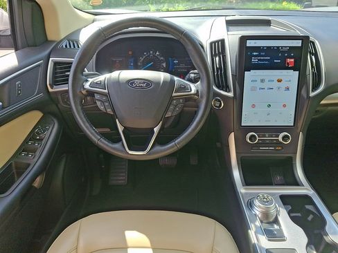 Used 2024 Ford Edge SEL AWD/4WD image 11