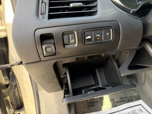 Used 2015 Chevrolet Impala LT w/ Convenience Package image 10