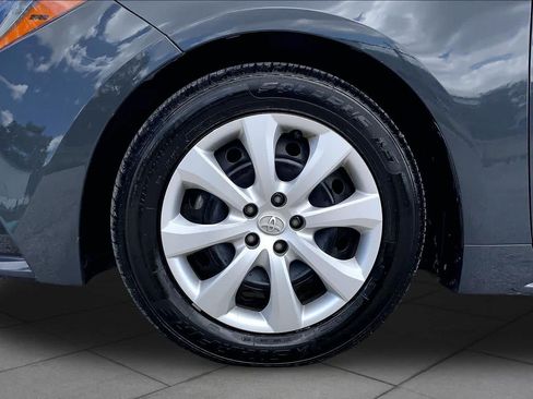 Used 2024 Toyota Corolla LE FWD image 11