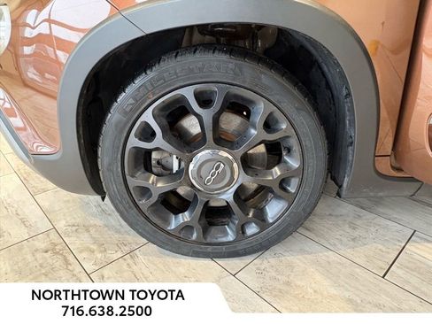 Used 2018 FIAT 500L Trekking w/ Urbana Appearance Package image 30