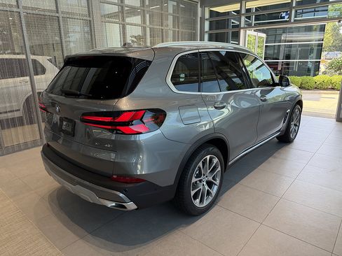 New 2026 BMW X5 xDrive40i AWD/4WD image 6