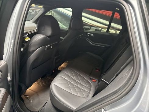 Used 2024 BMW X5 xDrive40i w/ Premium Package AWD/4WD image 9