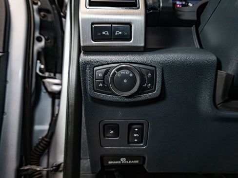 Used 2022 Ford F350 Platinum w/ FX4 Off-Road Package image 20