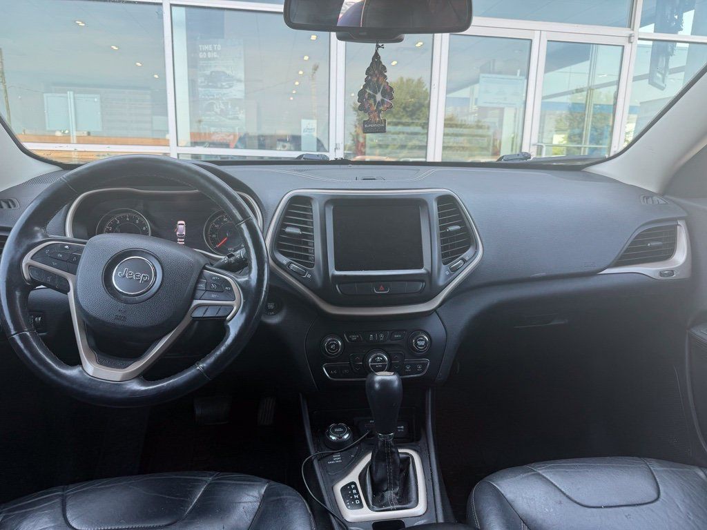 Used 2015 Jeep Cherokee Limited AWD/4WD image 5