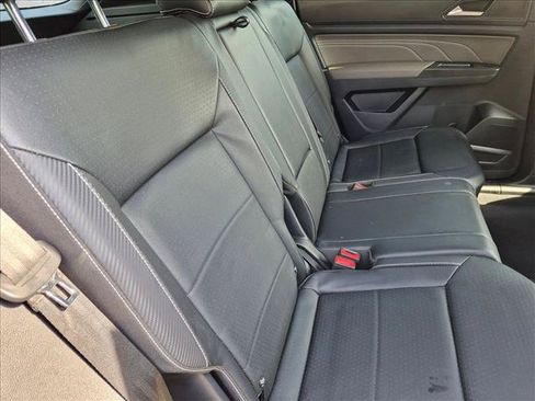 Used 2023 Volkswagen Atlas Cross Sport SE FWD image 18