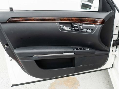 Used 2013 Mercedes-Benz S 550 4MATIC image 17