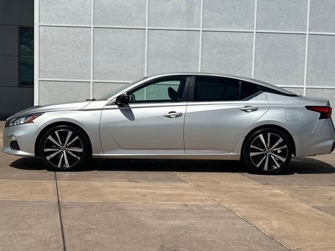 Used 2022 Nissan Altima 2.5 SR FWD image 7