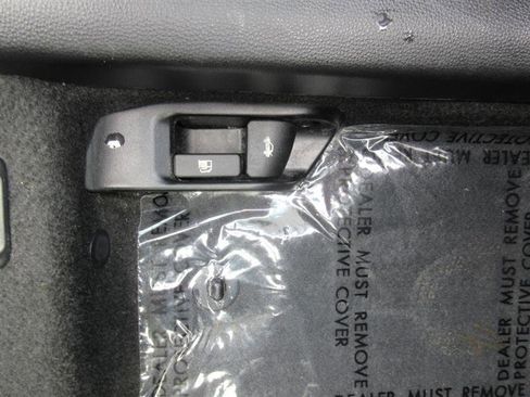 Used 2025 Toyota Corolla LE FWD image 19