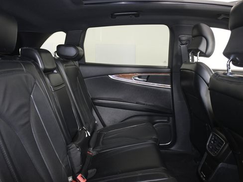 Used 2016 Lincoln MKX Reserve image 24