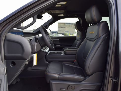 New 2025 Ford Expedition Tremor image 18