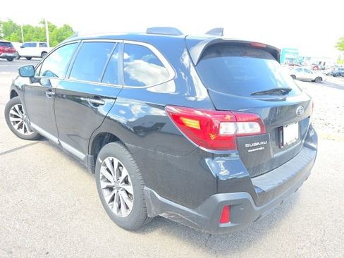 Used 2018 Subaru Outback 2.5i Touring w/ Popular Package #3 AWD/4WD image 5