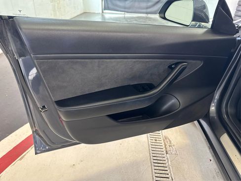 Used 2018 Tesla Model 3 Long Range image 23