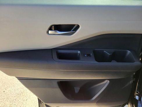 New 2026 Nissan Pathfinder SL image 16