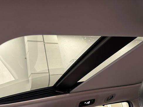 Used 2018 Chrysler Pacifica Limited image 27