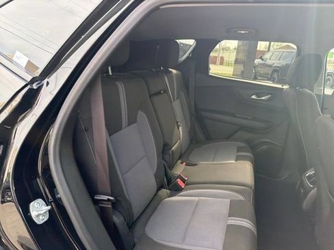 Used 2025 Chevrolet Blazer LT FWD image 31