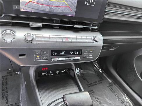 Used 2024 Hyundai Kona SEL image 12