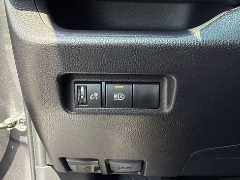 Used 2025 Toyota RAV4 XLE AWD/4WD image 24