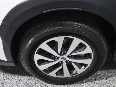 Used 2023 Subaru Outback Premium AWD/4WD image 11