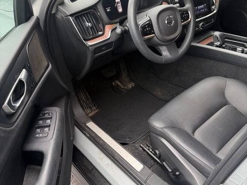 Certified 2024 Volvo V60 B5 Cross Country Plus w/ Protection Package Premier AWD/4WD image 10