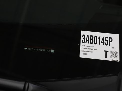 Used 2025 Toyota RAV4 XLE w/ Convenience Package image 32