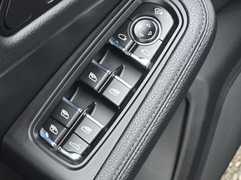 Used 2022 Porsche Macan image 27