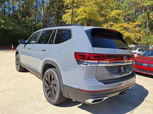 New 2026 Volkswagen Atlas SE image 3