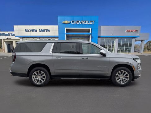 New 2026 Chevrolet Suburban Premier w/ Sun And Tow Package image 7