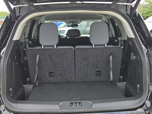 Used 2025 Ford Explorer Active RWD image 9