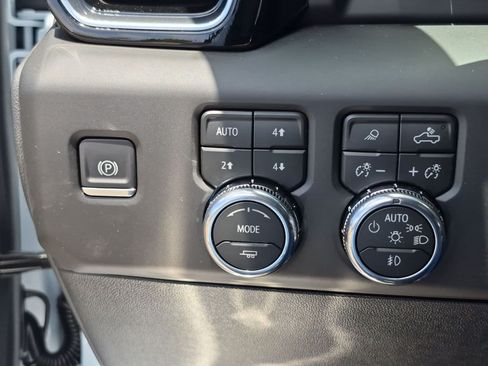 New 2026 GMC Sierra 2500 Denali w/ Denali Reserve Package AWD/4WD image 18