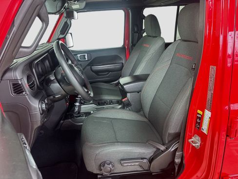 Used 2024 Jeep Wrangler Unlimited Rubicon AWD/4WD image 19