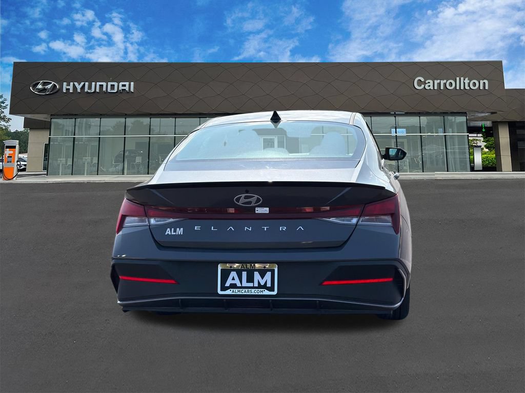 Certified 2025 Hyundai Elantra Sport FWD image 6