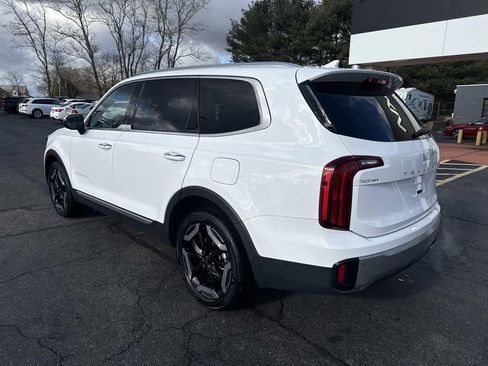 Used 2023 Kia Telluride S w/ S Sunroof Package image 3