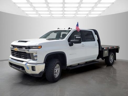 Used 2024 Chevrolet Silverado 2500 LT w/ Convenience Package AWD/4WD image 8