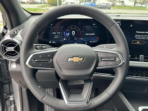 New 2025 Chevrolet Equinox LT image 19