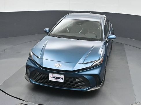 Used 2025 Toyota Camry SE FWD image 42
