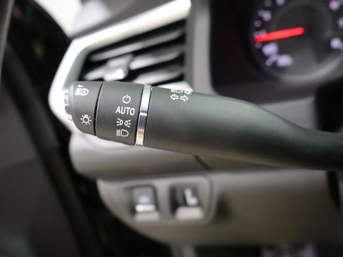 Used 2023 GMC Acadia SLE w/ LPO, Cargo Package AWD/4WD image 37