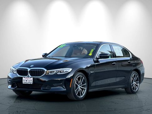 Used 2022 BMW 330e w/ Premium Package image 8
