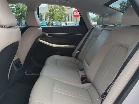 Used 2022 Hyundai Sonata Limited FWD image 13