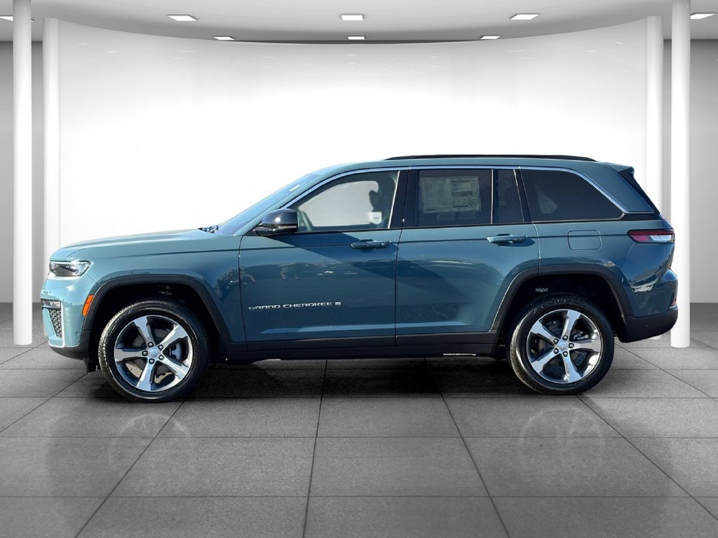New 2026 Jeep Grand Cherokee Limited w/ Luxury Tech Group II AWD/4WD image 4