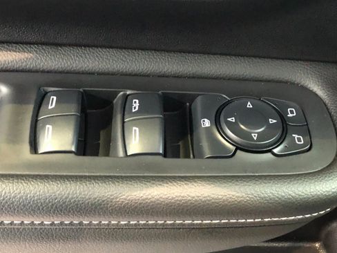 Used 2024 GMC Terrain SLE w/ Driver Convenience Package image 37