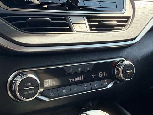 New 2025 Nissan Altima 2.5 SL image 16