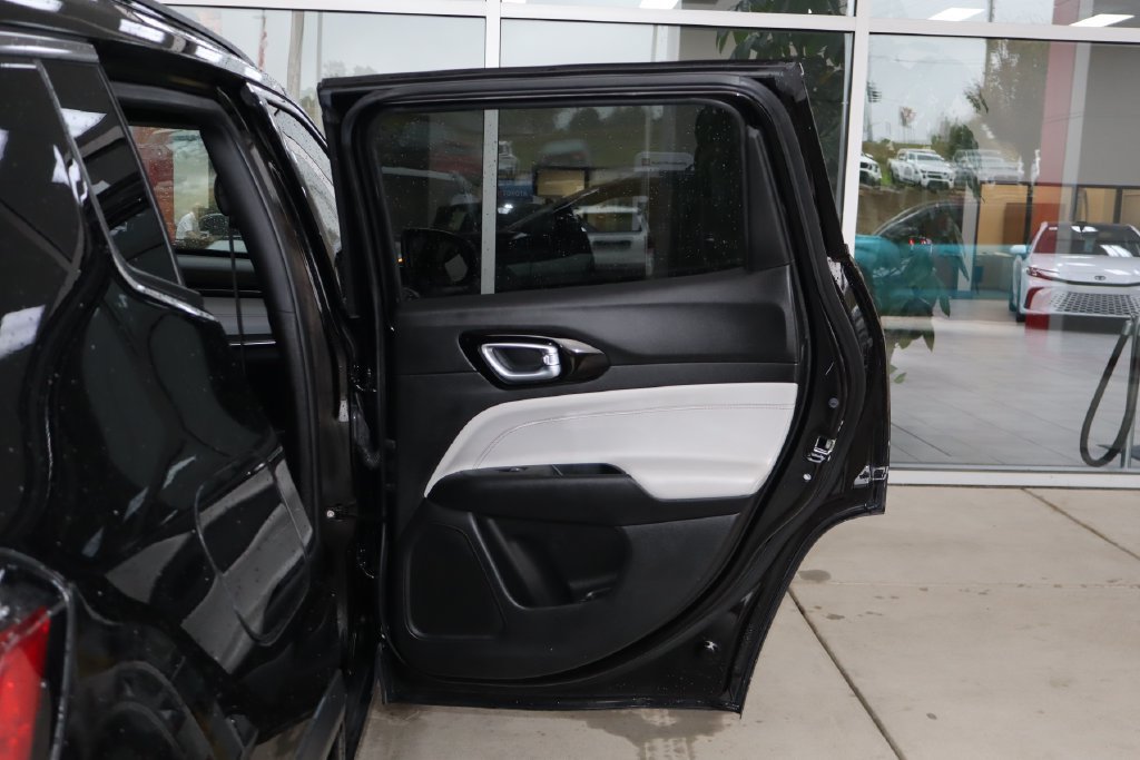 Used 2023 Jeep Compass Limited AWD/4WD image 35