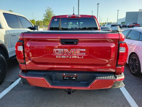 Used 2024 GMC Canyon Denali AWD/4WD image 9