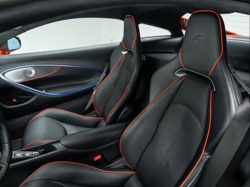 Used 2023 McLaren Artura image 28