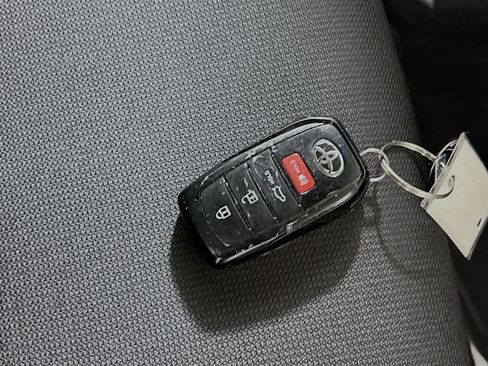 Used 2024 Toyota Corolla SE image 36