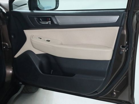 Used 2019 Subaru Outback 2.5i Premium image 34