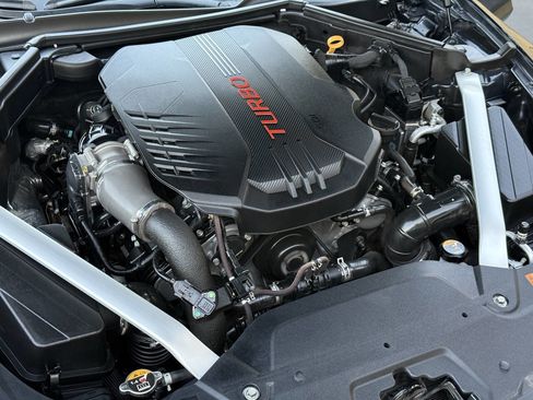 Used 2018 Kia Stinger GT2 AWD/4WD image 12