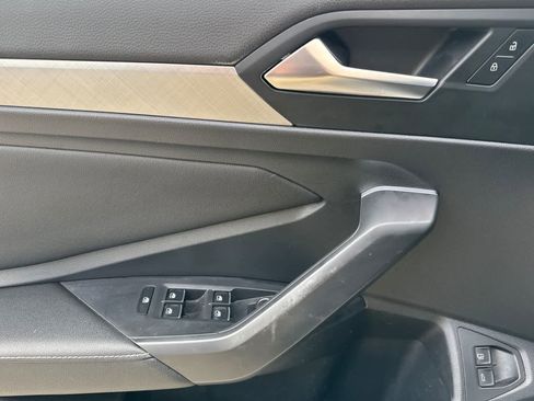 Used 2022 Volkswagen Jetta SE FWD image 11